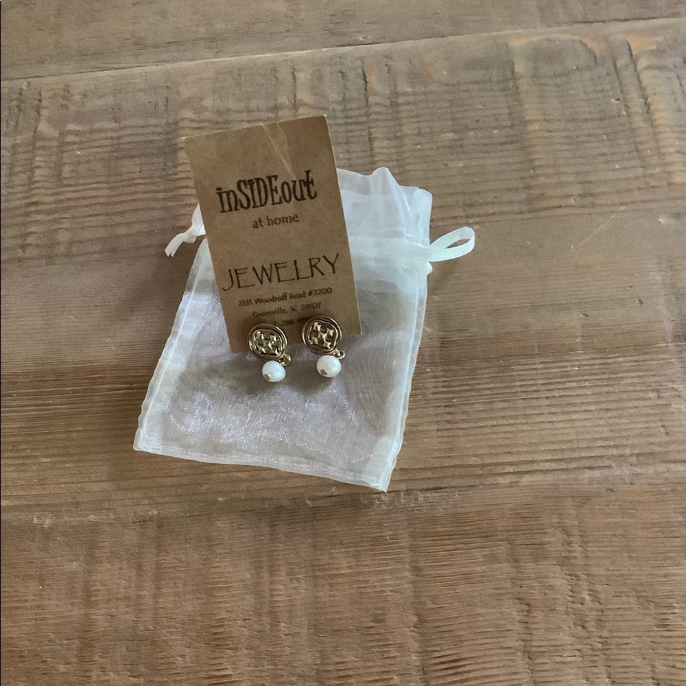 Gold Drop Earring with Pearl